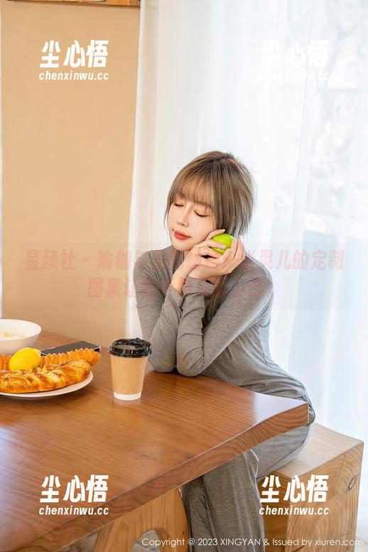 星颜社 - 瑜伽与美的碰撞：张灵儿的定制图集让我开始反省自己。