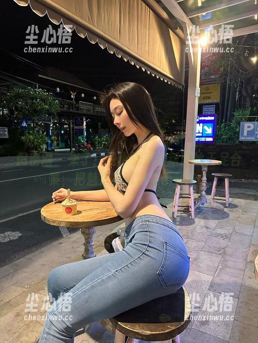 微密圈 - 来了！是小逗逗最新黑丝玉足合集，把魅力与玩味集于一身。