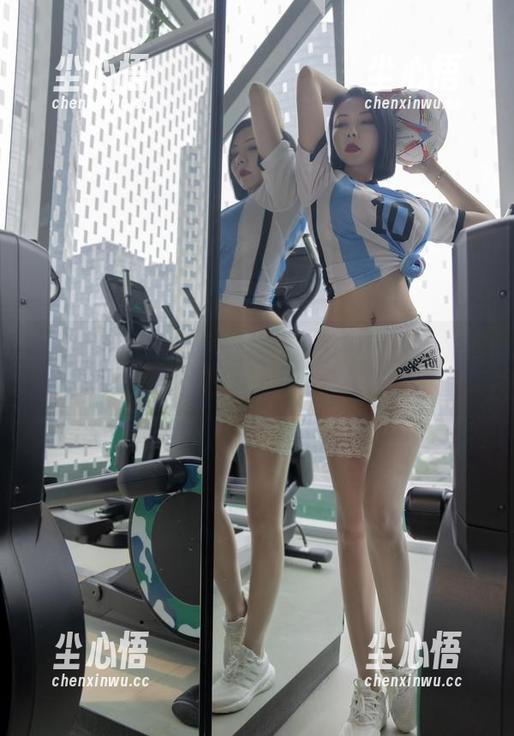 微密圈 - 果儿Victoria私拍教我如何圣诞快乐？图包带着我犯嘀咕。