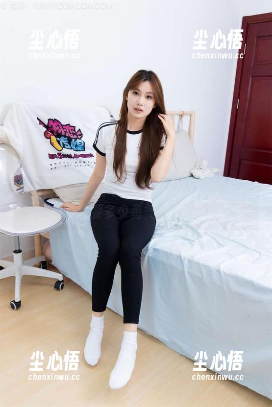 物恋传媒 - 嘉木自拍裸足合集，免费分享，需要多少勇气来面对？