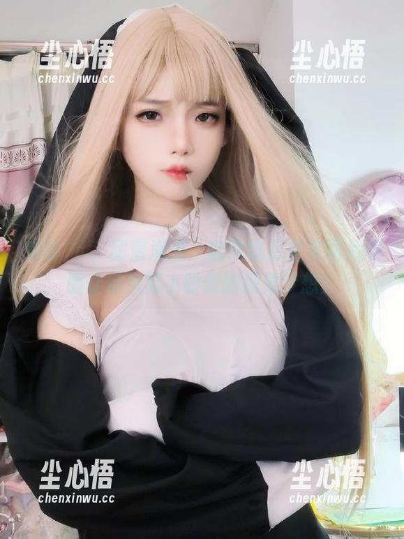 鬼影矇眬，甜蜜满满：狐玖玖万圣节图片原图让你想起小时候的糖果梦想！
