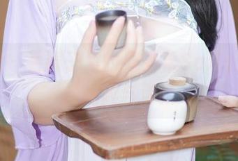 秀人网 – 看镜子里的周于希Sally：图库的迷雾与清晰
