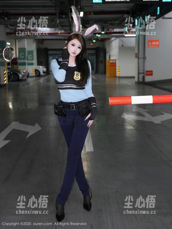 秀人网 - 旅拍里藏着周于希Sally，高清套图让旅程都无限延伸！