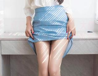 秀人网 – 红裙系列美图合集：大橘BBKira是不是又心血来潮？感觉后面会出个魔法师？