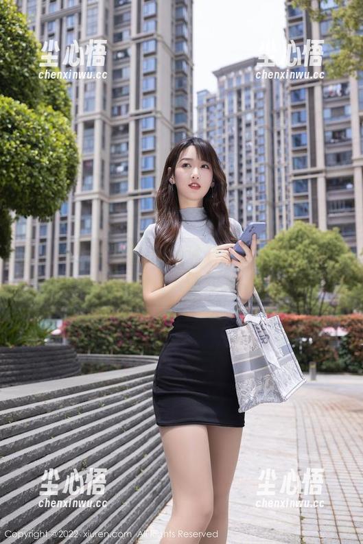 秀人网-奈汐酱nice 秀人网 - 奈汐酱nice泳装分享:当初游泳是为了锻炼,现在只懂得如何摆pose!