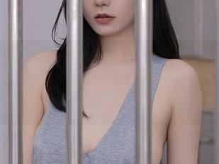 秀人网 – 小甜angle的新海边图包是“打卡”的新圣地，别说我没提前告知哦！