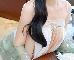 秀人网 – 林文文yooki的网袜：原图免费，脑补剧情任你发挥，一点都不尴尬