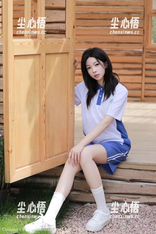 秀人网 - 教室里，果儿victoria的私房系列让你跟课本不太搭