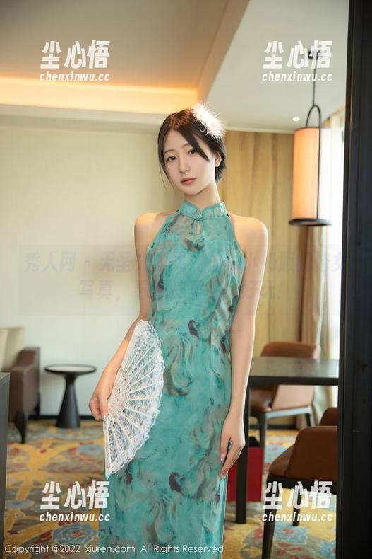 秀人网 - 无圣光模式：柚柚小奶瓶的修女写真，看似神圣却又好玩！