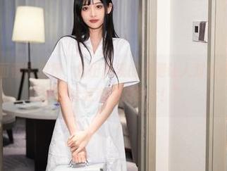 秀人网 – 泡面都能忽视，油田溪溪的长腿让人对快递员吼一句：“再给我泡一碗照片！”