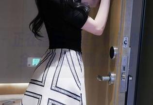 秀人网 – 正在播放：美七Mia的女王气场，全套图资源随你查看！