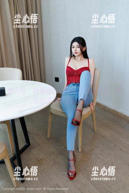 秀人网-陆萱萱cecillia 秀人网 - 陆萱萱cecillia的私拍作品:圣诞的梦和现实的交错。