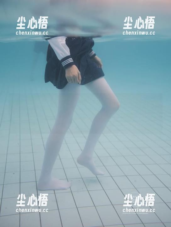 紧急企划 - 这可能是小奶糕Milky校服最“正经”的作品集，分享给你的是另一面。