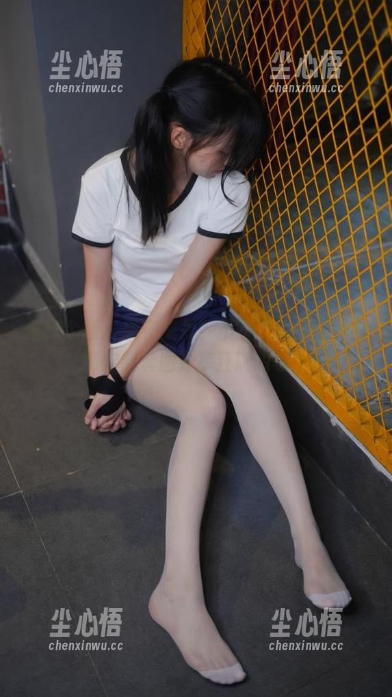 紧急企划 - 墨守成规？不不不，小恩的内部定制套图分享狂刷眼球！