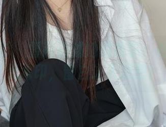 绮梦摄影 – 雪莉讲述她的故事：私拍无修无水印，留白让人遐想！
