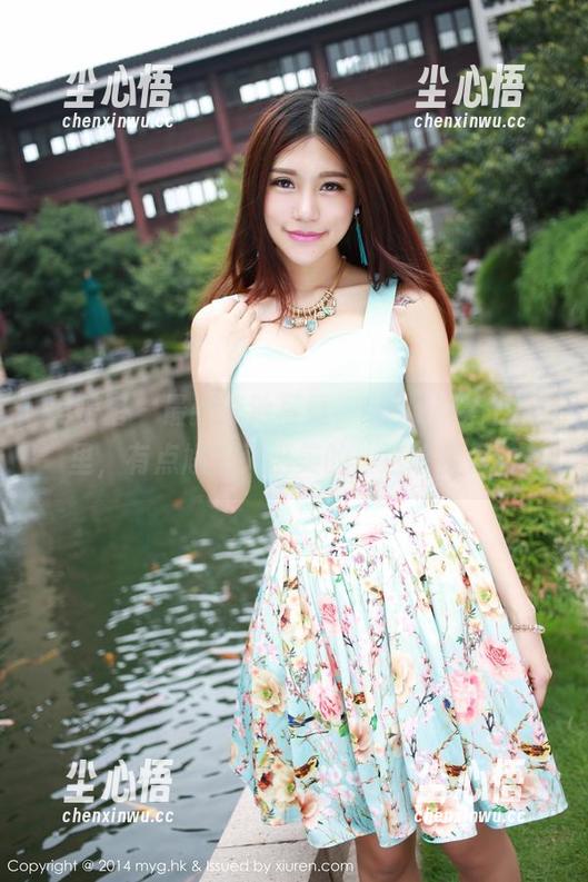 美媛馆 - 最新泳池写真，Love陆瓷在这里，有点尴尬又挺美的，这啥情况？