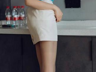花漾show – 分享让人停不下来的黑丝图集，田冰冰状态竟然如此自在！