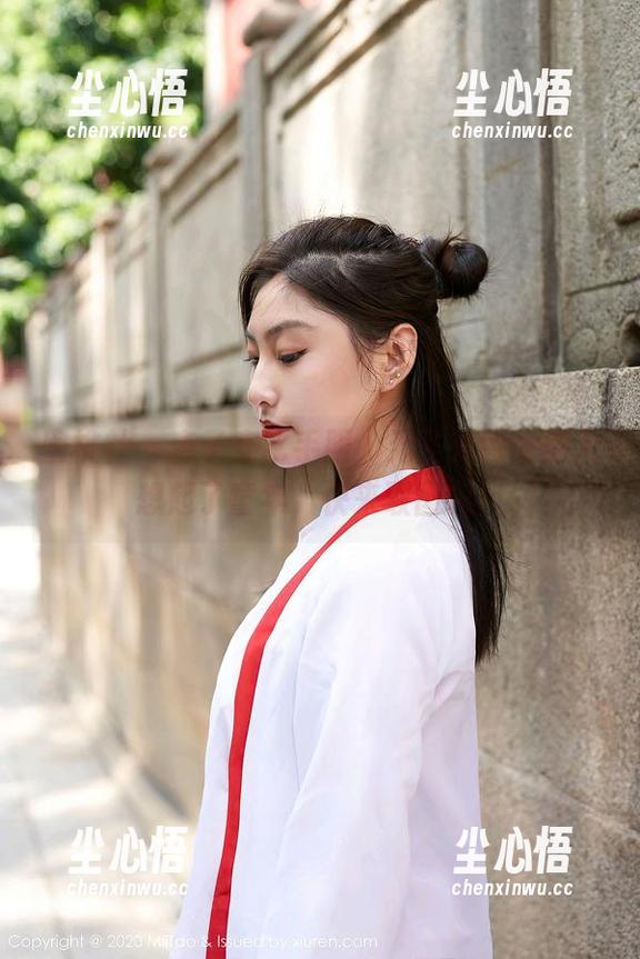 蜜桃社 - 杏子穿水手服，无圣光感竟使人想起了童年，快来取图包！