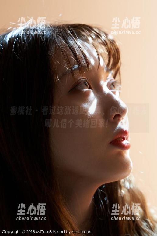 蜜桃社 - 看过这张透明写真，你也会想去哪儿借个美绪回家！