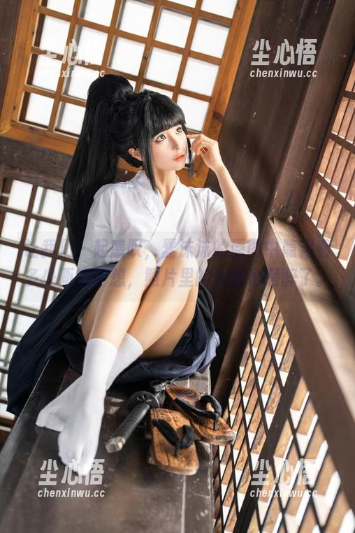 让我们一起感叹，蠢沫沫的原图中隐藏着多少画家梦想，照片里的表情也是醉了。