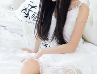 袜啵啵 – 玩味甜甜圈：厚黑丝五指袜的私拍资源，让人期待的画面。