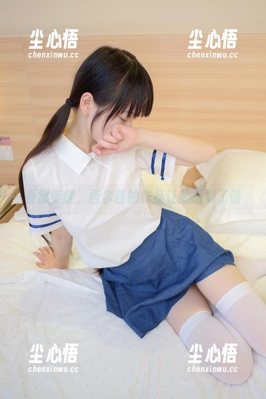 看那美腿，西尔酱的作品让我想到了谁