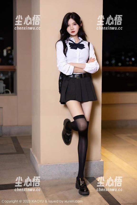 语画界 - Miko酱吖的在线写真时刻：当蕾丝吊袜遇上我这‘跑调’的围观！