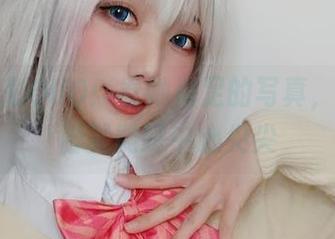 迷失人形QUQ：看她裸足的写真，随便一脚就能踩中心尖尖