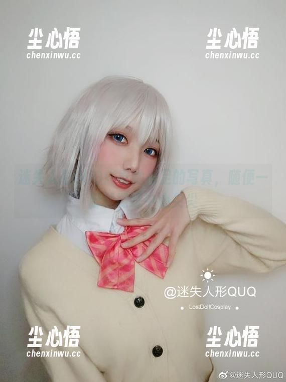 迷失人形QUQ：看她裸足的写真，随便一脚就能踩中心尖尖