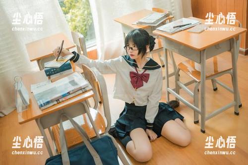 居家随意，逐月Su写真，壁纸也小心思满满。