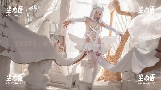 在铁打萌萌_moi的镜头下，Alicethemaid的美图变得无可抵挡！