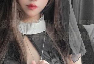 让人忍俊不禁的阿薰kaOri：精选女高中生图片，看她怎把青春演绎得如此有趣！