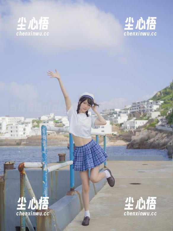当魔物喵nigisa遇上夏日定制：写真里少不了的戏谑元素