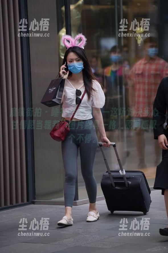 魔镜街拍 - 睡衣vs曼曼——这场对决我心甘情愿当裁判，图片别具一格，原图感叹个不停。